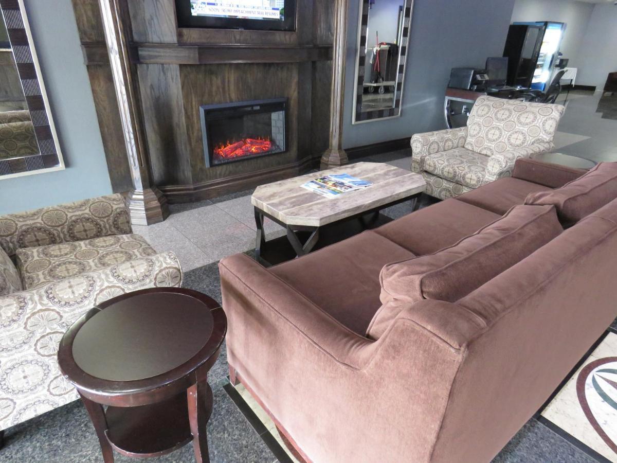 American Inn & Suites Ferndale 외부 사진